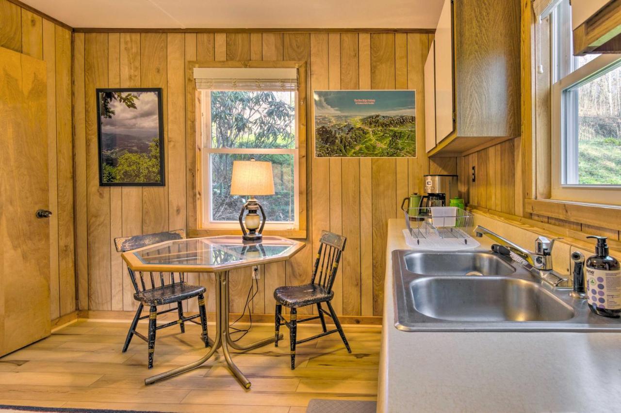 Peaceful Spruce Pine Cabin On 8 Acres With 2 Decks! Exterior photo