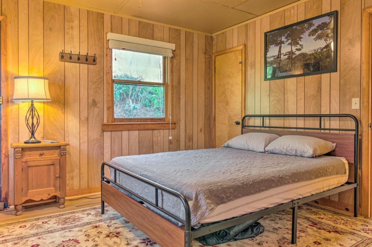 Peaceful Spruce Pine Cabin On 8 Acres With 2 Decks! Exterior photo