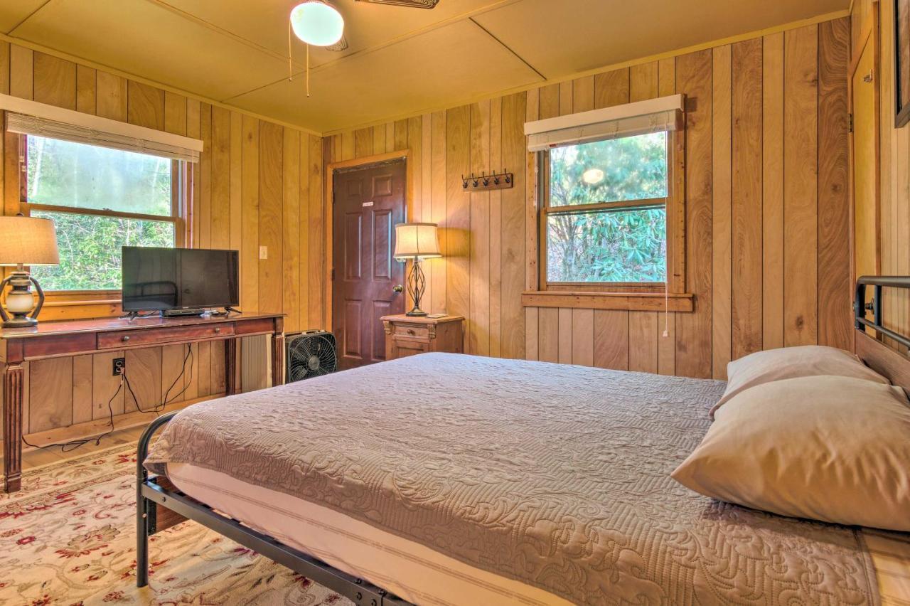 Peaceful Spruce Pine Cabin On 8 Acres With 2 Decks! Exterior photo