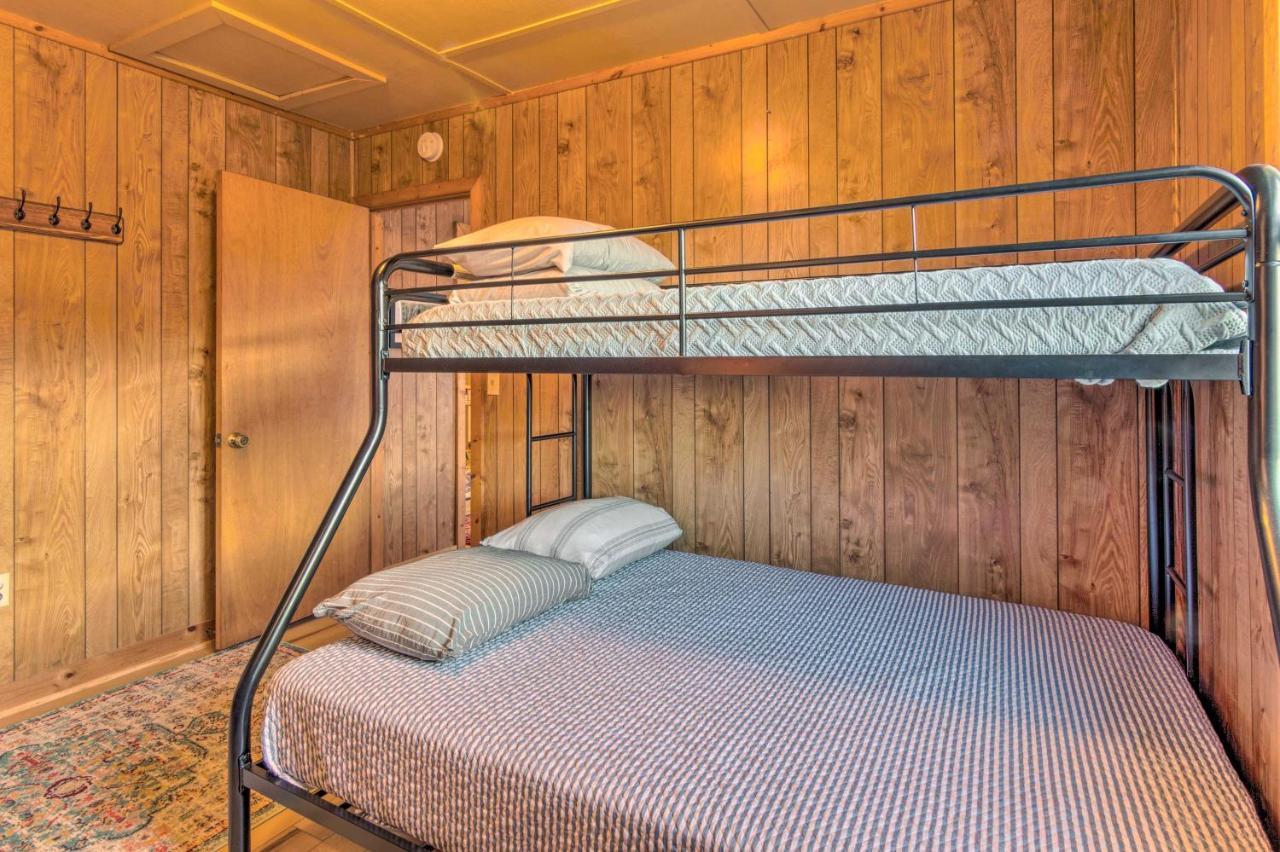 Peaceful Spruce Pine Cabin On 8 Acres With 2 Decks! Exterior photo