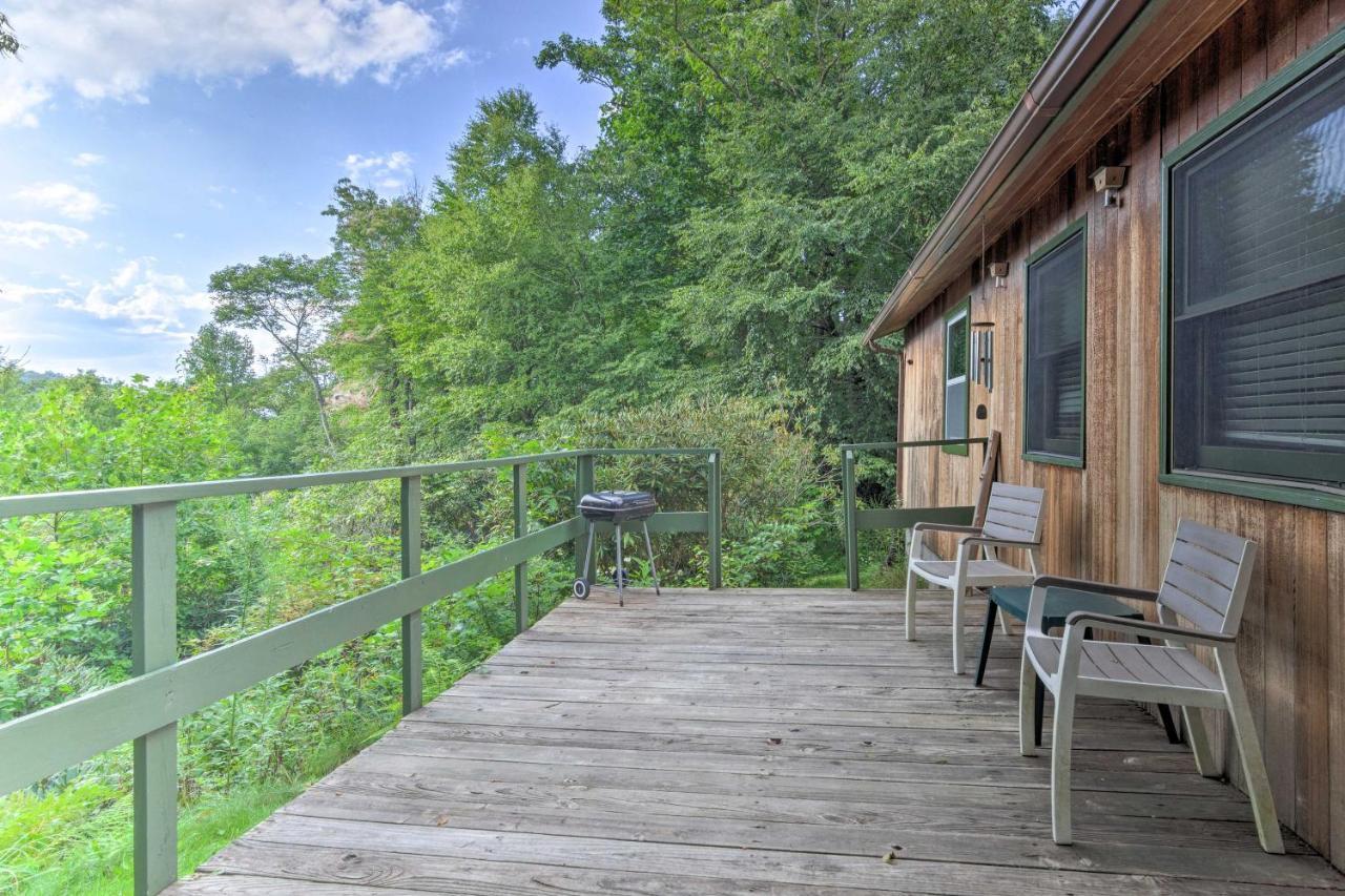 Peaceful Spruce Pine Cabin On 8 Acres With 2 Decks! Exterior photo